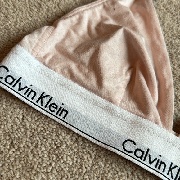 Calvin Klein bralette - Picture 2 of 3